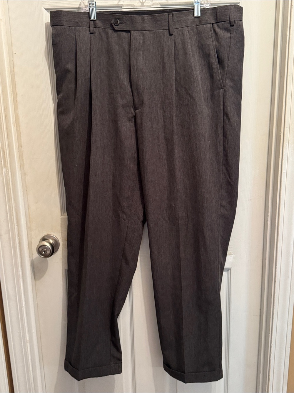 Perry Ellis Portfolio | Grey Pleated & Cuffed Dress Pants - 40x32